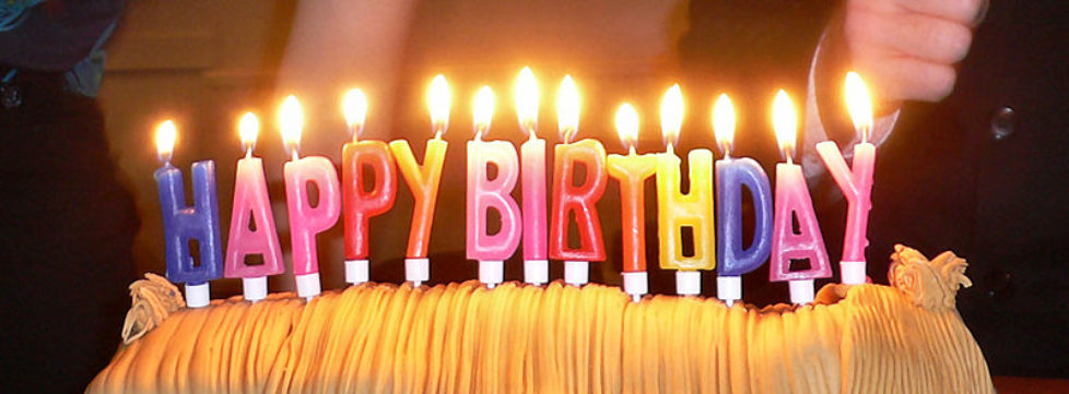 800px-Birthday_candles[1]